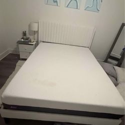 Queen Gel Memory Foam Mattress ! 