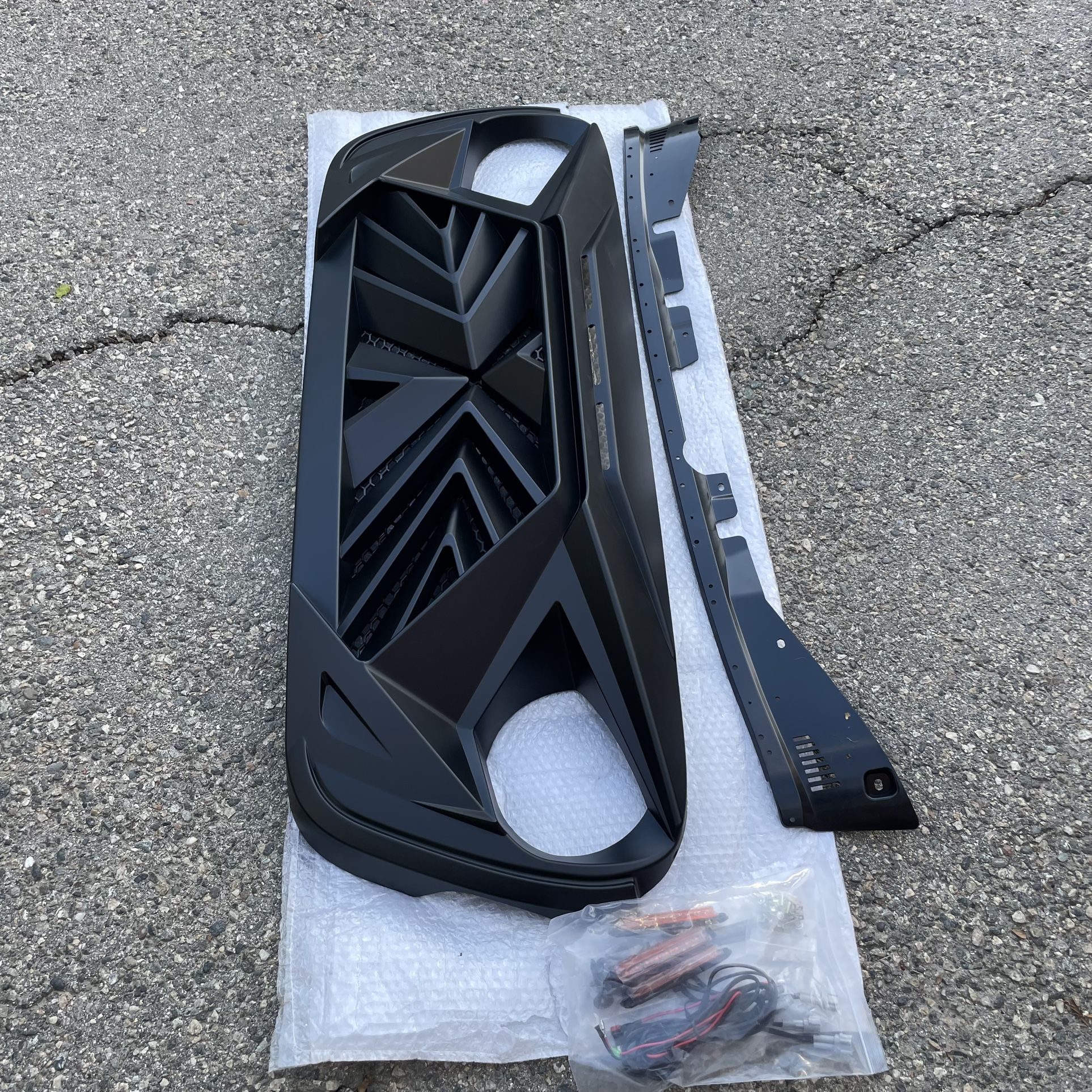 Black Grill With Raptor Lights Led Amber Color