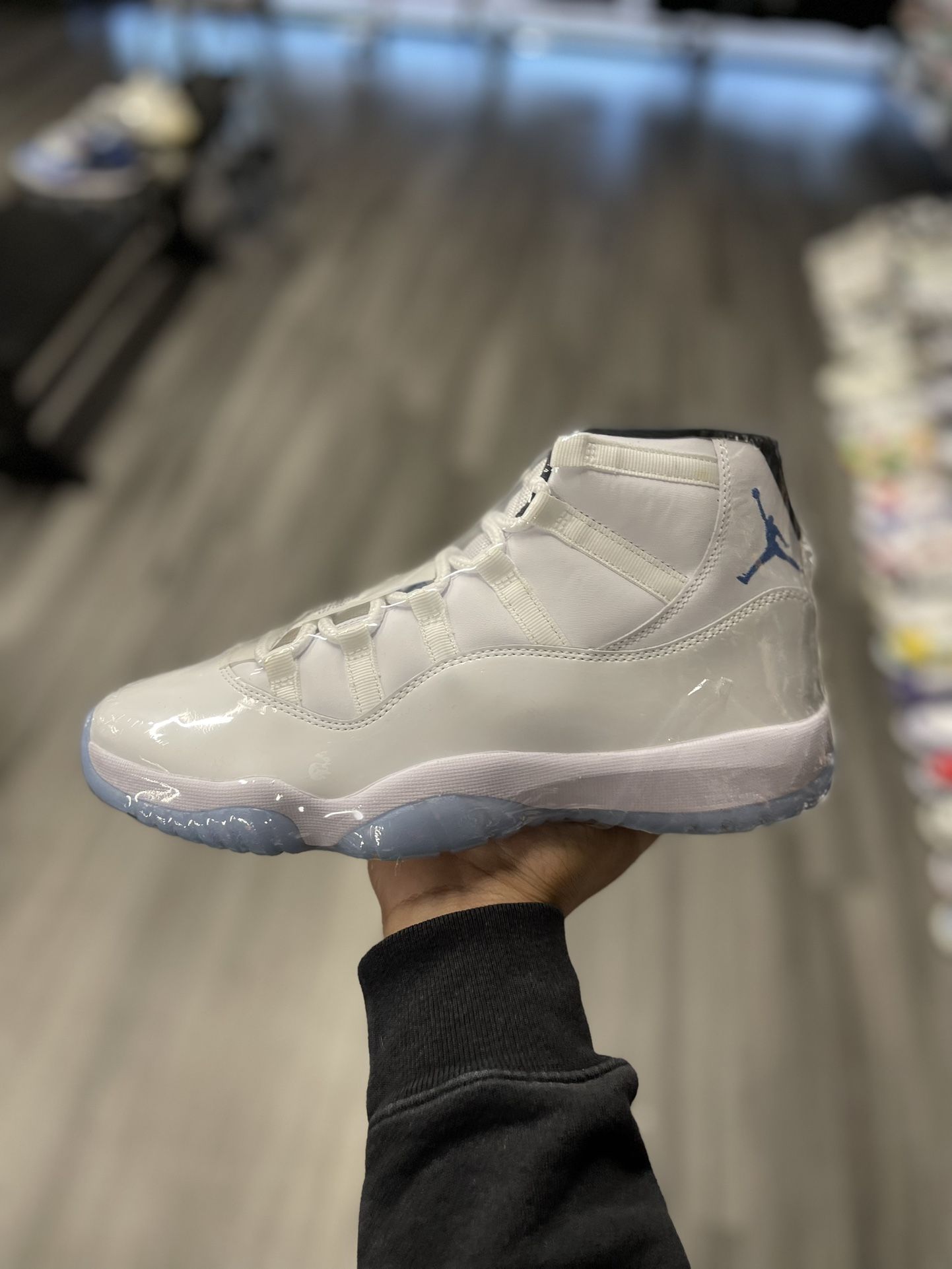 Air Jordan 11 Legend Blue