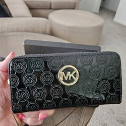 New Michael Kors Zip Around Wallet W Storage Pouch 