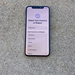 Apple iPhone X 256GB - Great Condition - Works Perfect - Clean