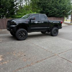 2008 Toyota Tundra 5.7 L V8 SR5 Double Cab 6.5 Ft Bed 