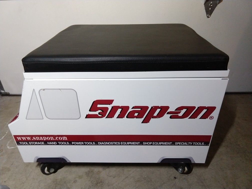 Snap-On tool truck creeper seat SSX19P101