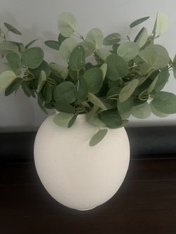 White Ceramic Vase !