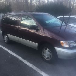 2000 Toyota Sienna