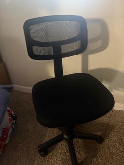 🚨 Need gone ASAP. Black Office Chair