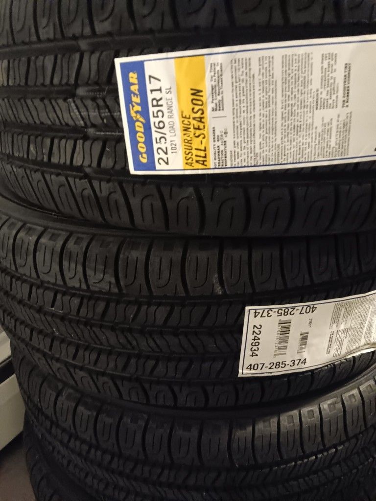 Goodyear ASSURANCE 225/65/17