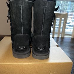 Size 6 youth UGG boots perfect condition