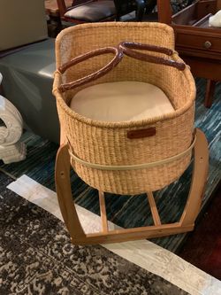 Baby Bassinet Design Dua Bundle Nap & Pack Bassinet And Modern Rocking Bassinet Stand $150 OBO!