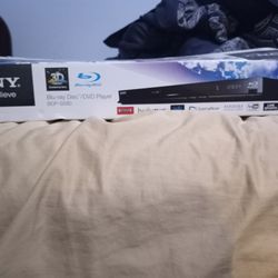 Blu Ray/DVD PLAYER For Sale