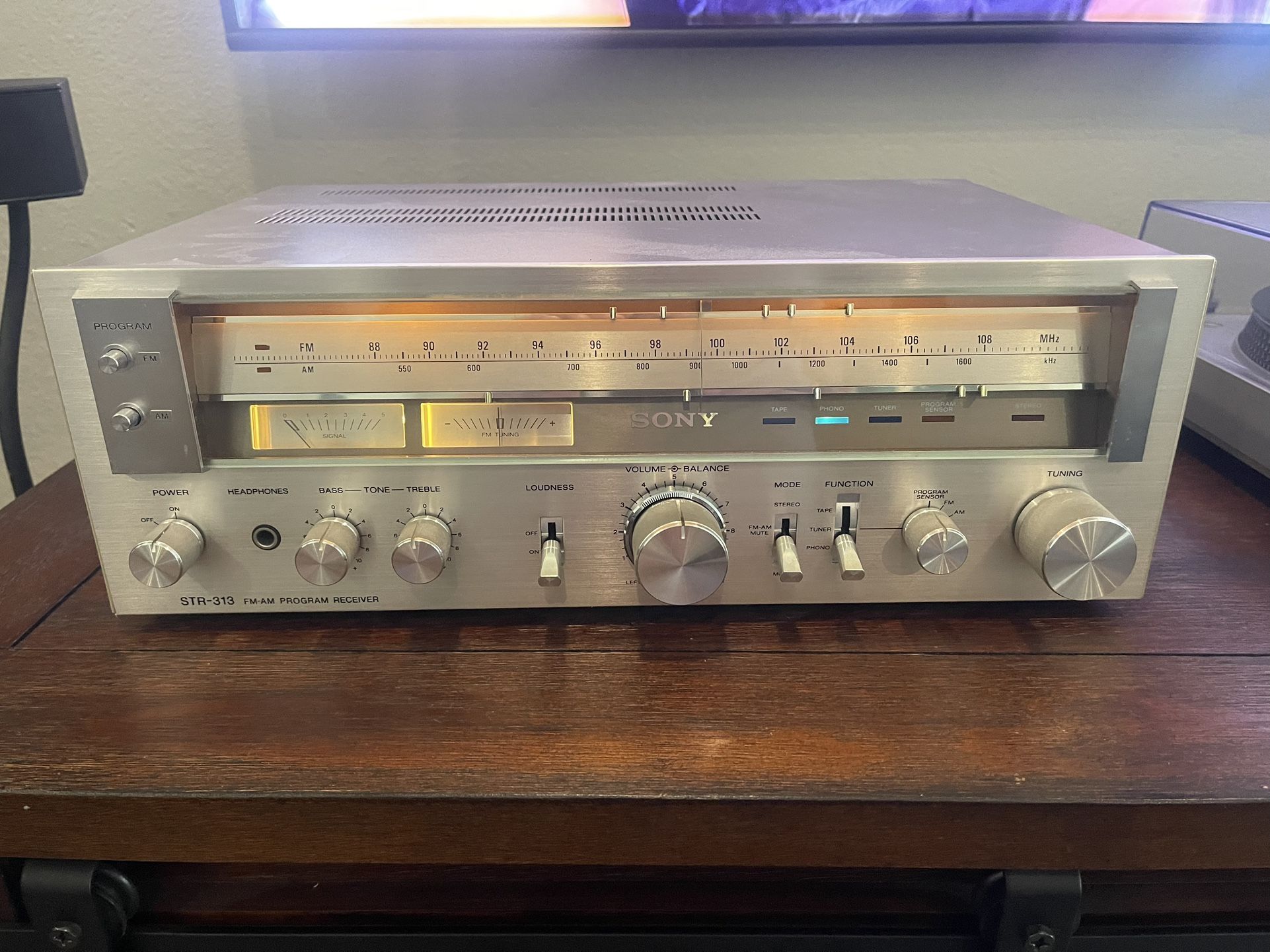 Sony amplifier/ STR-313 Great Condition Works Beautiful