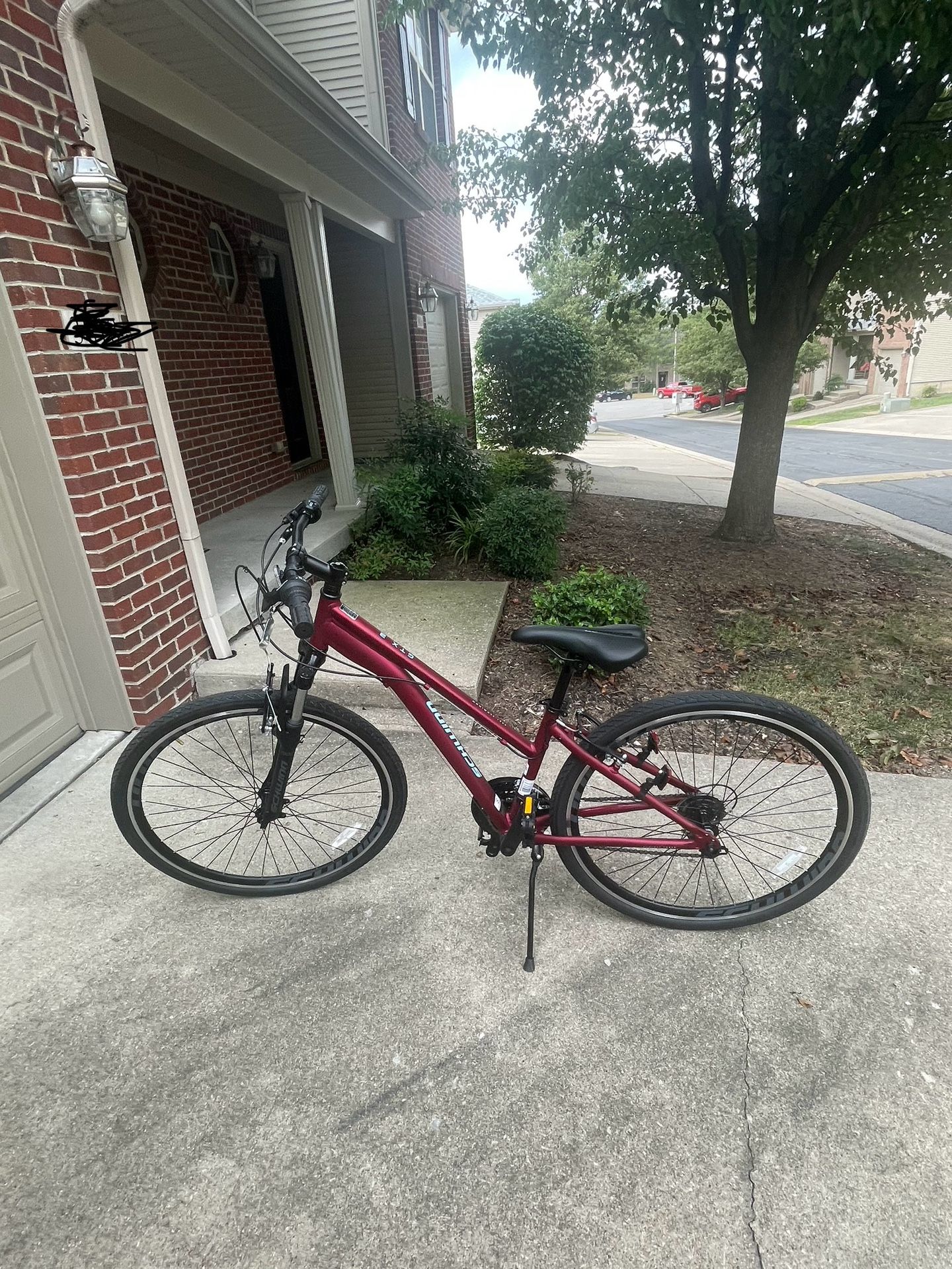 Schwinn Women’s GTX Hybrid Bike 