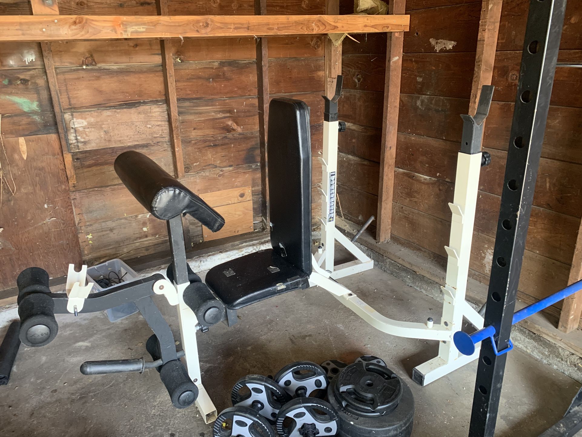 Barbell Bench Press & Squat Rack 💪