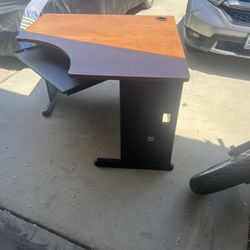 Free Desk 