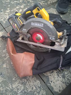 DeWalt Saw