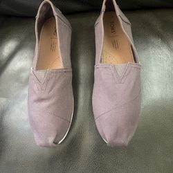 Toms Shoes