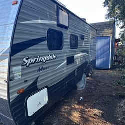 2018 Springdale mini.   Travel trailor.  