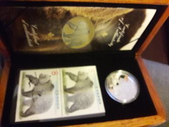 Canada, 2004 $8 Limited Edition Coin & Stamp Set - The Great Grizzly