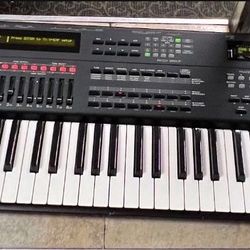 Roland JV-1000 76-Key Keyboard Synthesizer Music Workstation