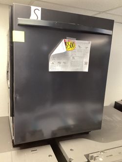 New Samsung dishwasher with storm wash/sanitize / 3rd rack