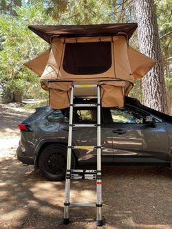 Rooftop tent