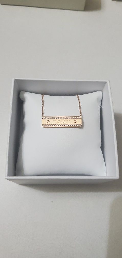 MICHAEL KORS NECKLACE