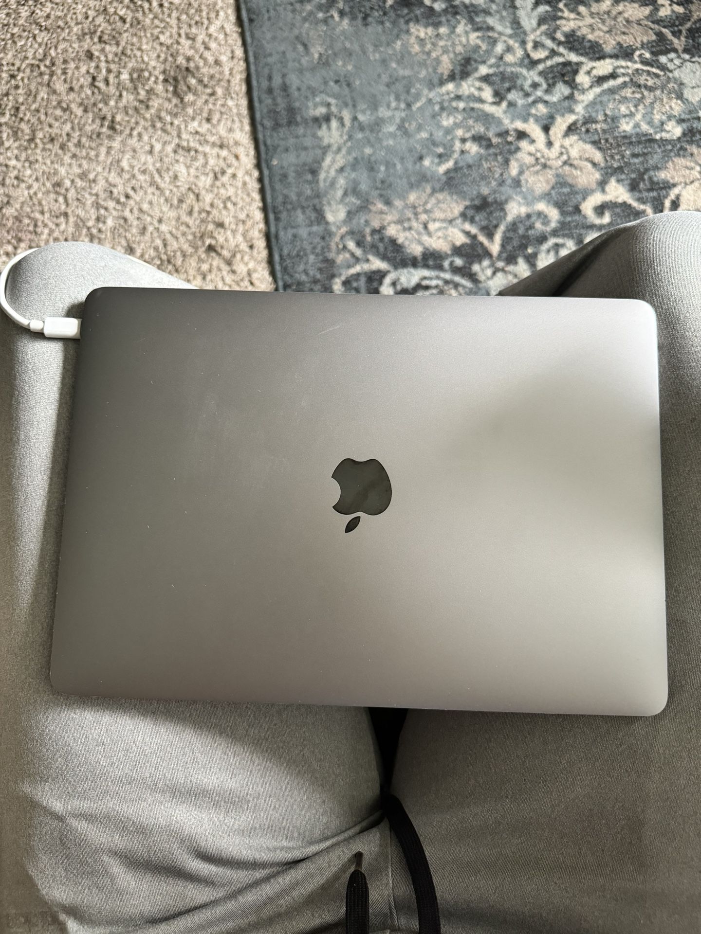 💻 13” MacBook Pro (2017) – 8GB RAM / 256GB SSD – Priced to Sell!