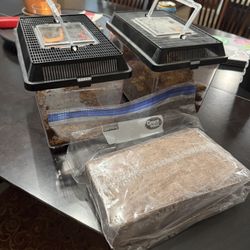 Bundle of 2 Plastic Pet Carriers in good shape.