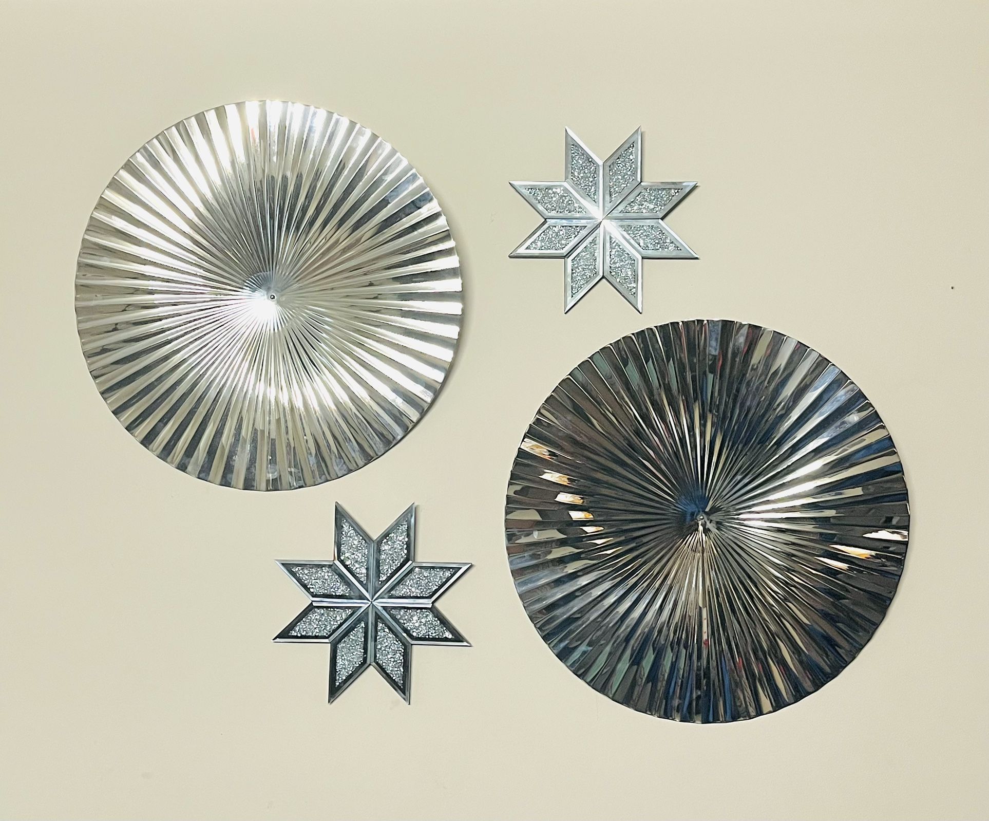 Wall Decor Set - Disks and Star