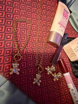 Cosmetics bad with accessories