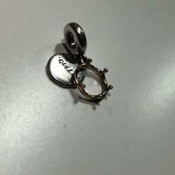 Pandora Queen Charm