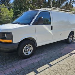 2018 GMC savana 2500 Cargo Van