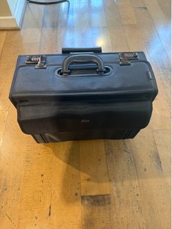 SOLO Professional Rolling Briefcase