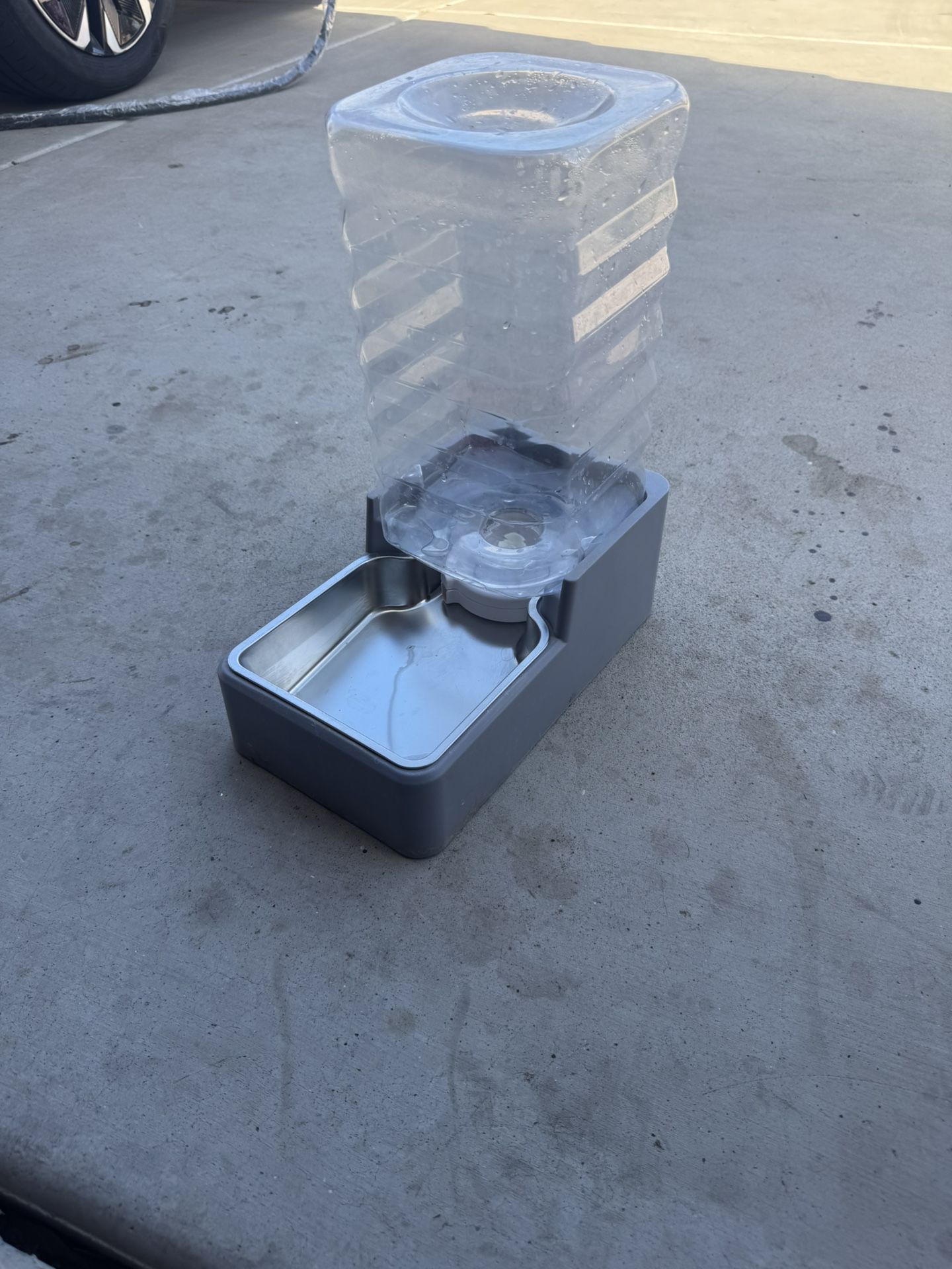 Sfozstra Dog Water Bowl Dispenser: 9L Lagre Automatic Gravity Pet Stainless Steel Bowl - BPA-Free