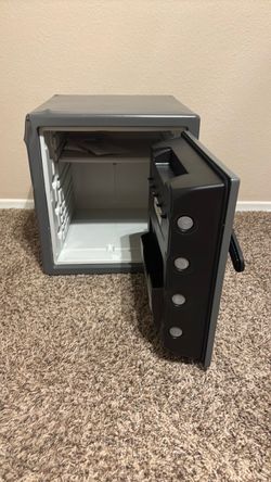 Sentry safe 1.2 cu-ft fire/water resistant with combination lock