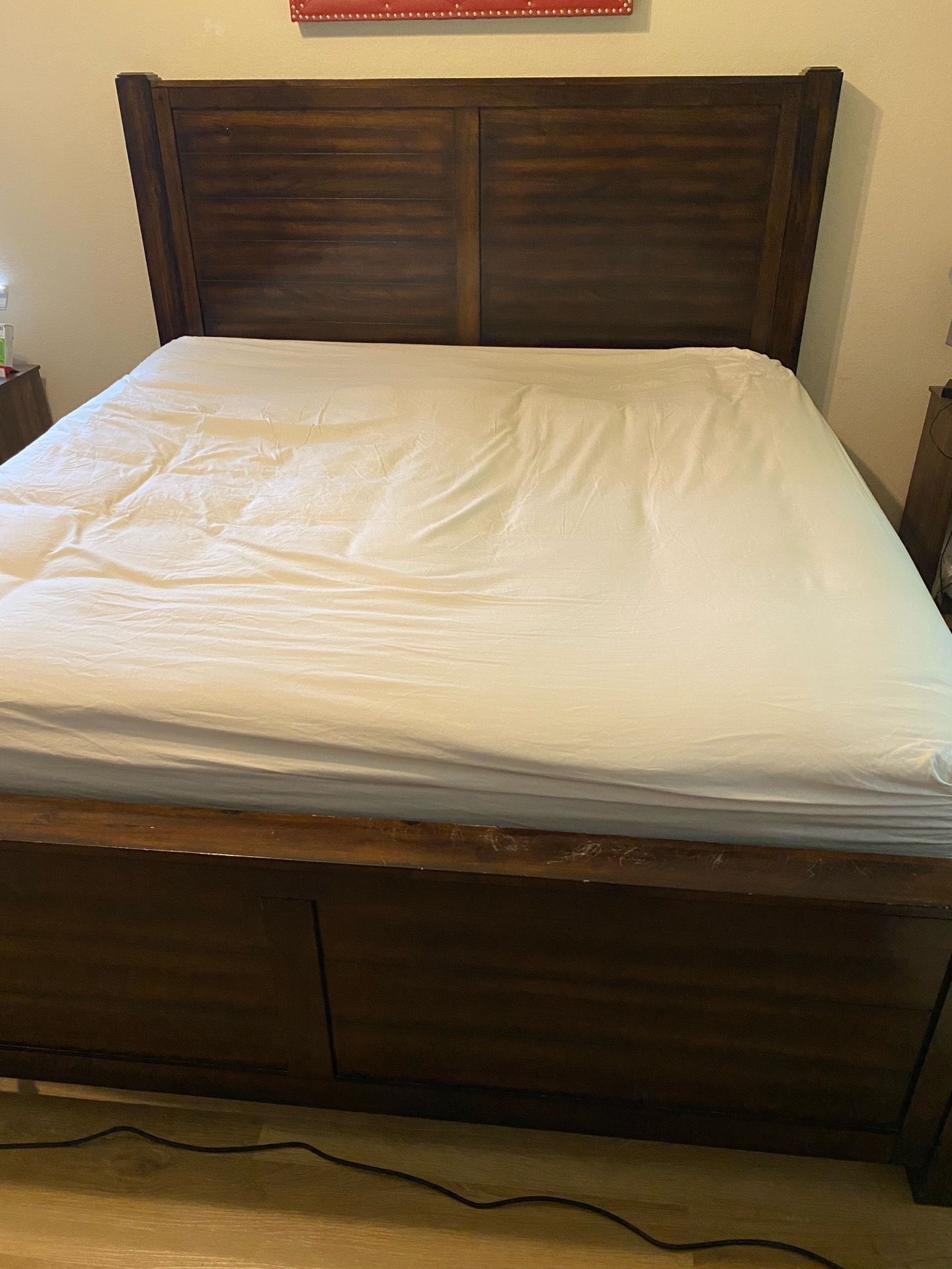 American Furniture Warehouse King Size Headboard and Bedframe