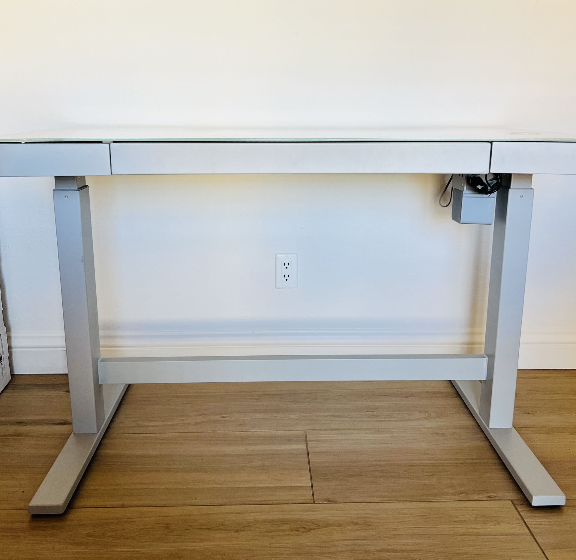 Tresanti Geller 47” Adjustable Height Desk