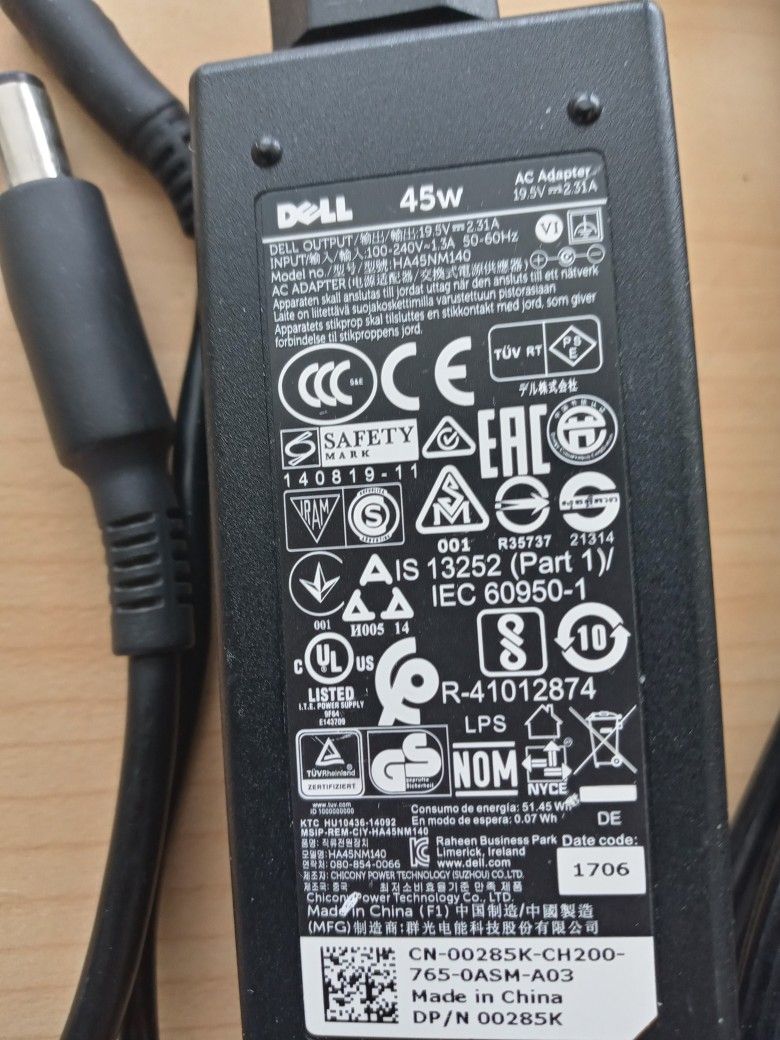 Dell OEM Charger With Adapter For Old New Modrls