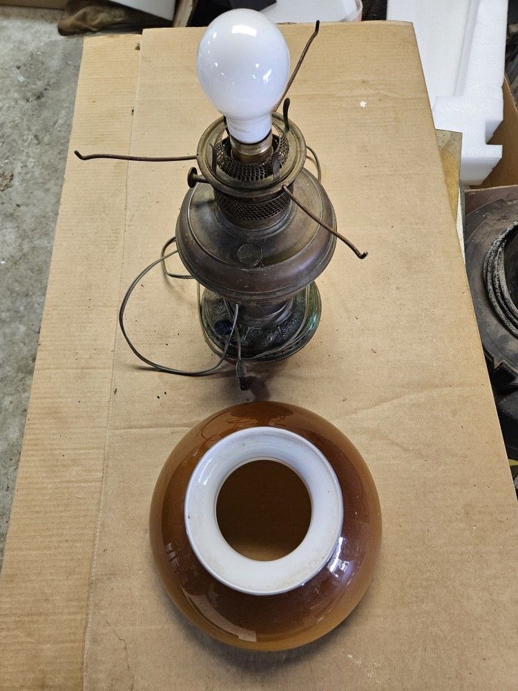 BRADLEY HUBBLE ANTIQUE BRASS LAMP