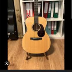 Martin 0-28 New Only Played A Couple Times 