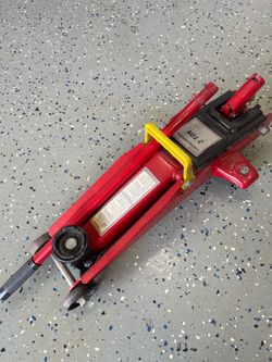 2-Ton Hydraulic Floor Jack – Heavy Duty Steel Construction