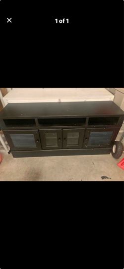 Entertainment center