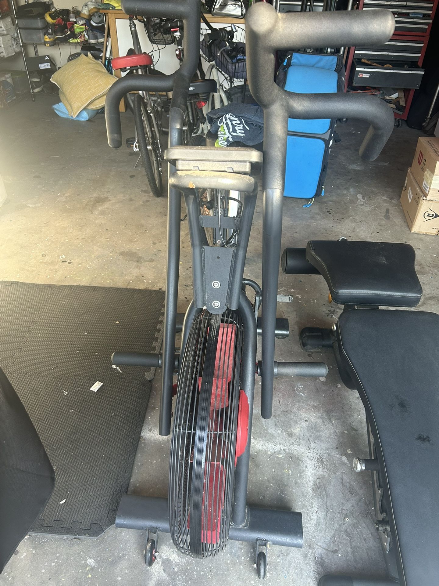 AirGo 300 Bike & Adjustable Bench