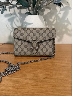 Gucci Wallet On Chain