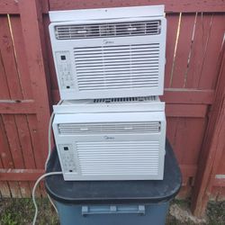 Window Air Condition Working Blowing Cold Air