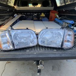 New 2005-6 Tundra Headlights With Turn Signal