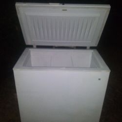 7 Cu Ft Chest Freezer