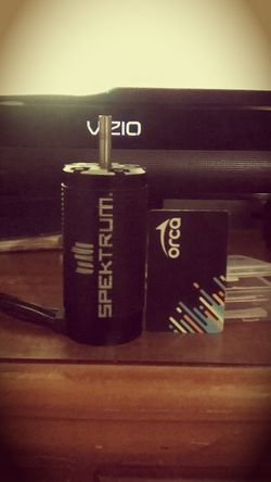 Spectrum motor brushless 12s 720kv  kraton outcast dbxl five T 30° north 1/5