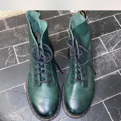 Dr. Martens Forest Green Leather 1460 Pascal Boots