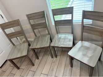 Solid wood set of 4 dining chair tables